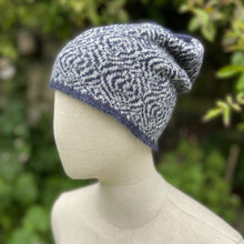 Load image into Gallery viewer, Luxury beanie - 4
