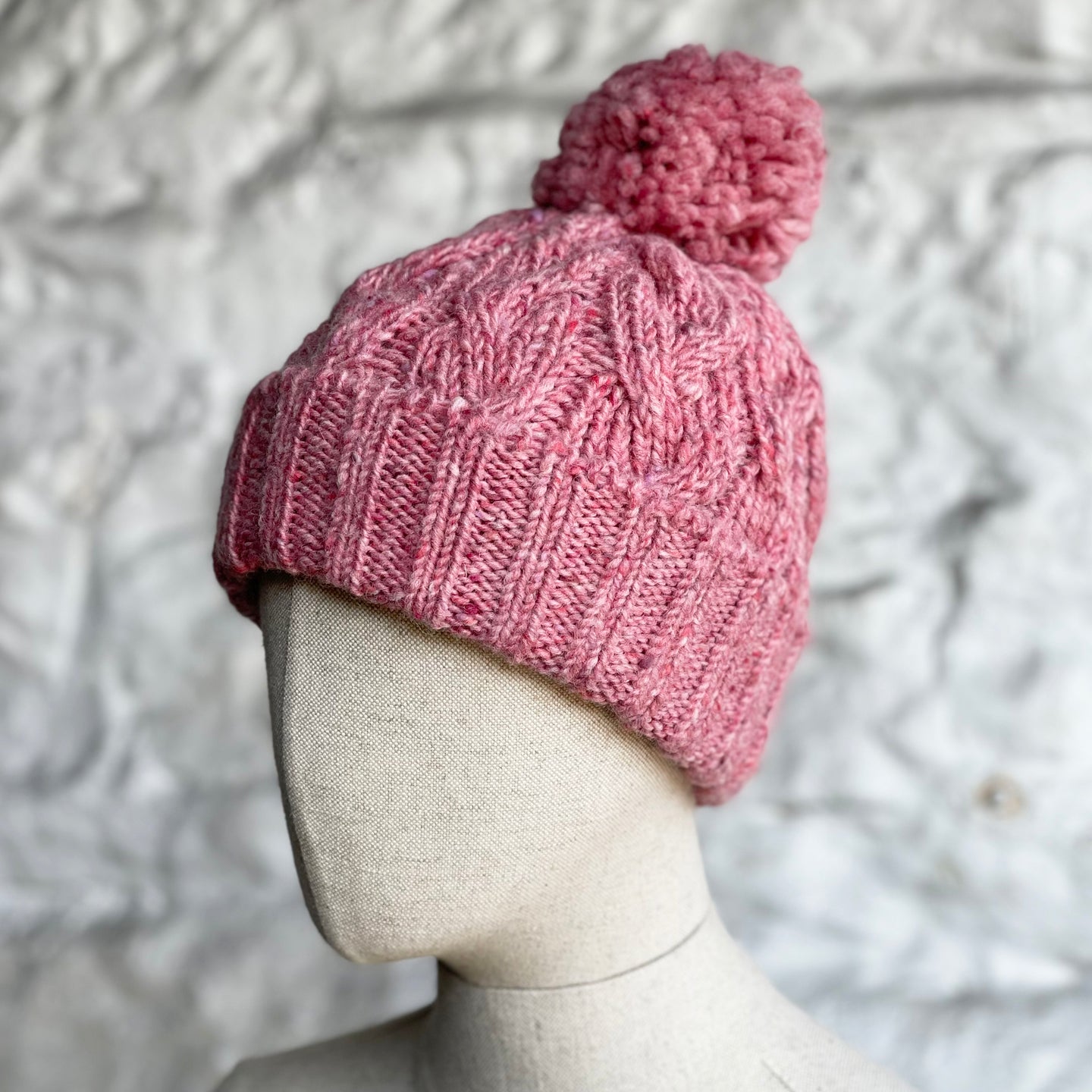 Classic cable pom pom hat - pink