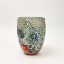 Load image into Gallery viewer, Decorative vase - 2
