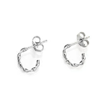 Load image into Gallery viewer, Twisted hoop. Silver.
