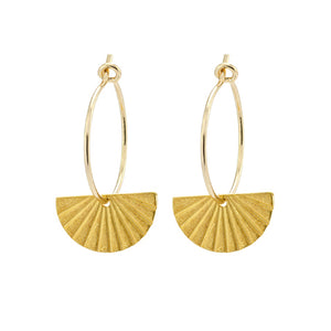 Gold fan hoop earrings