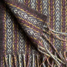 Load image into Gallery viewer, Merino lambswool woven scarf 10
