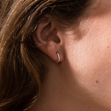 Load image into Gallery viewer, Twisted hoop. Silver.
