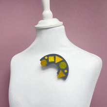 Load image into Gallery viewer, Felt brooch - arch
