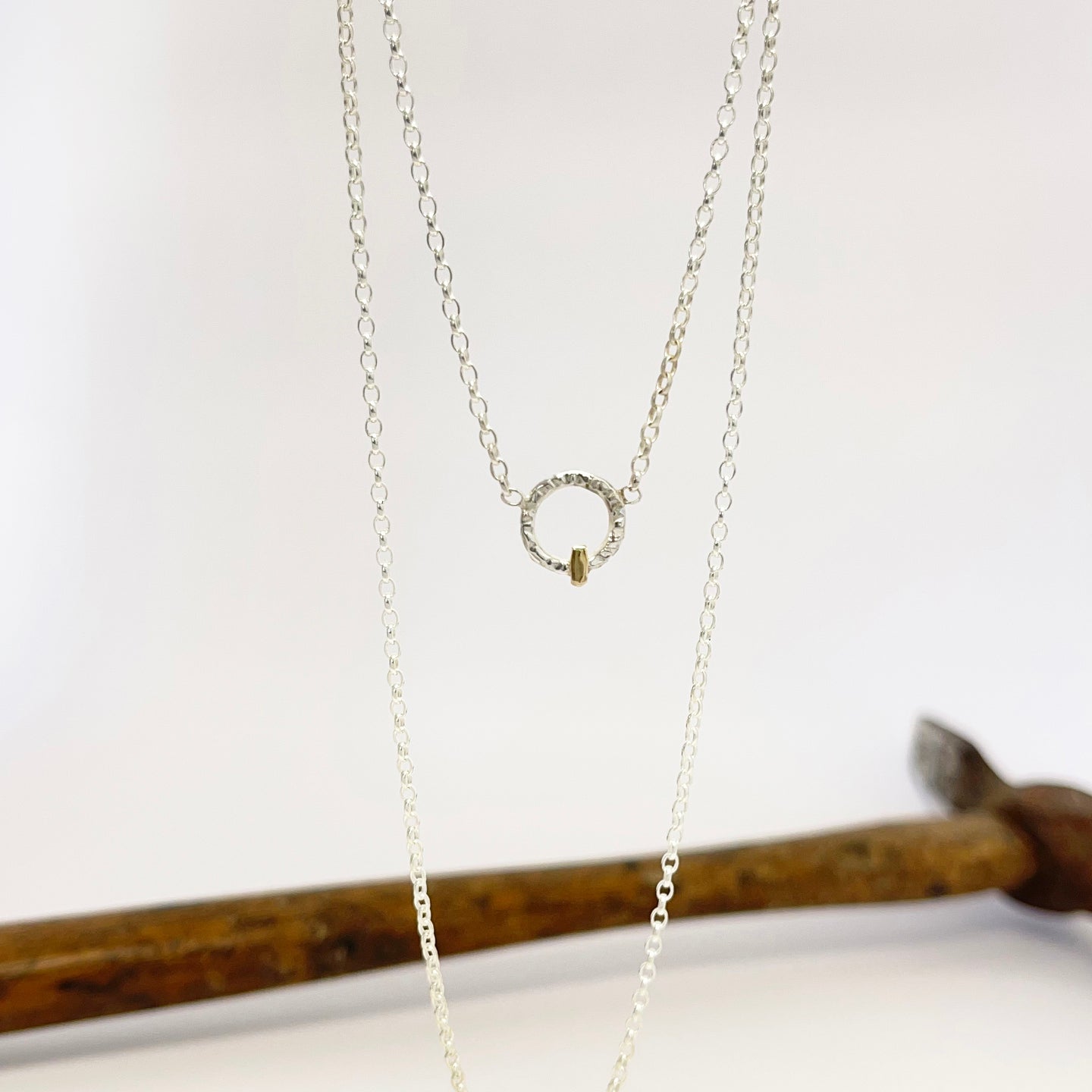 Tiny circle necklace - bar