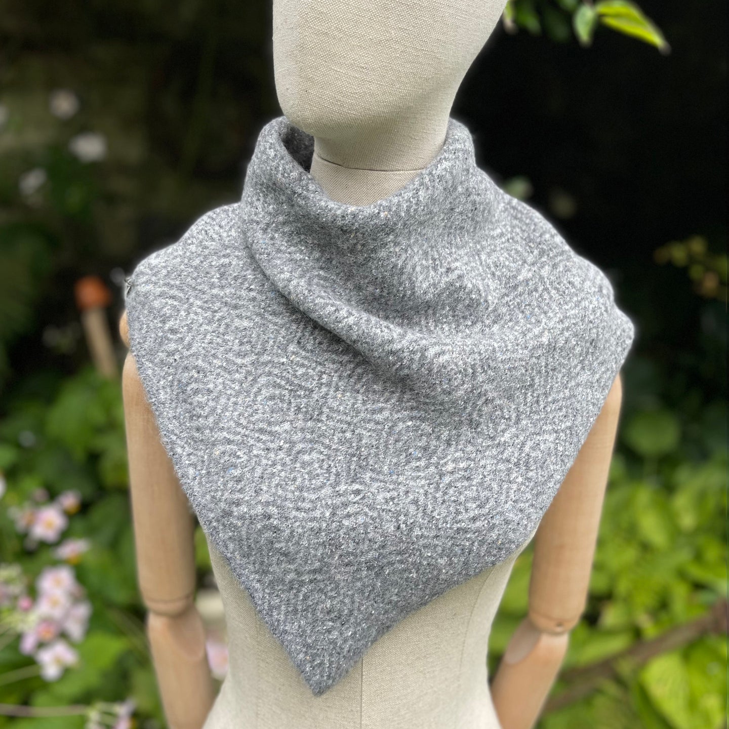 Triangular snood - 4