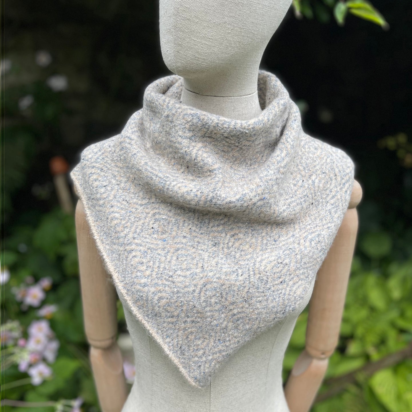 Triangular snood - 2