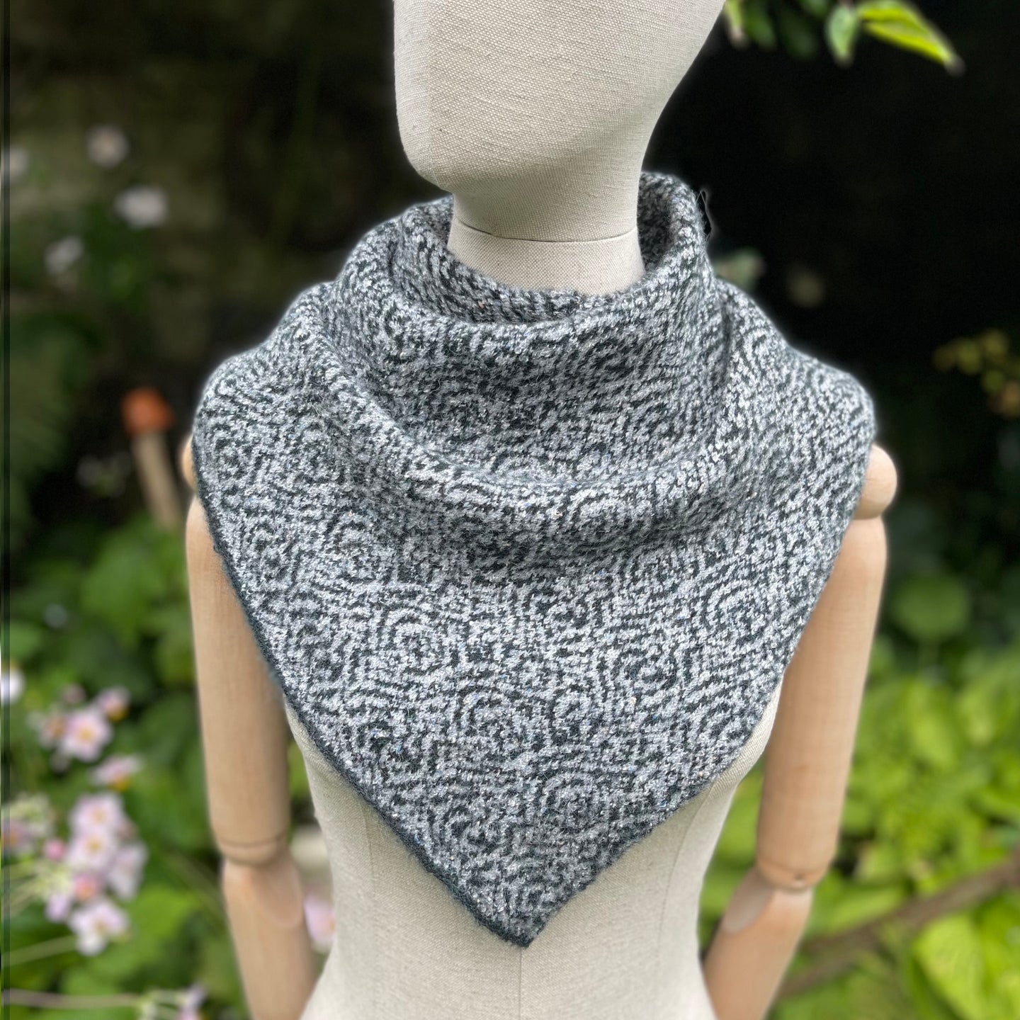 Triangular snood - 1