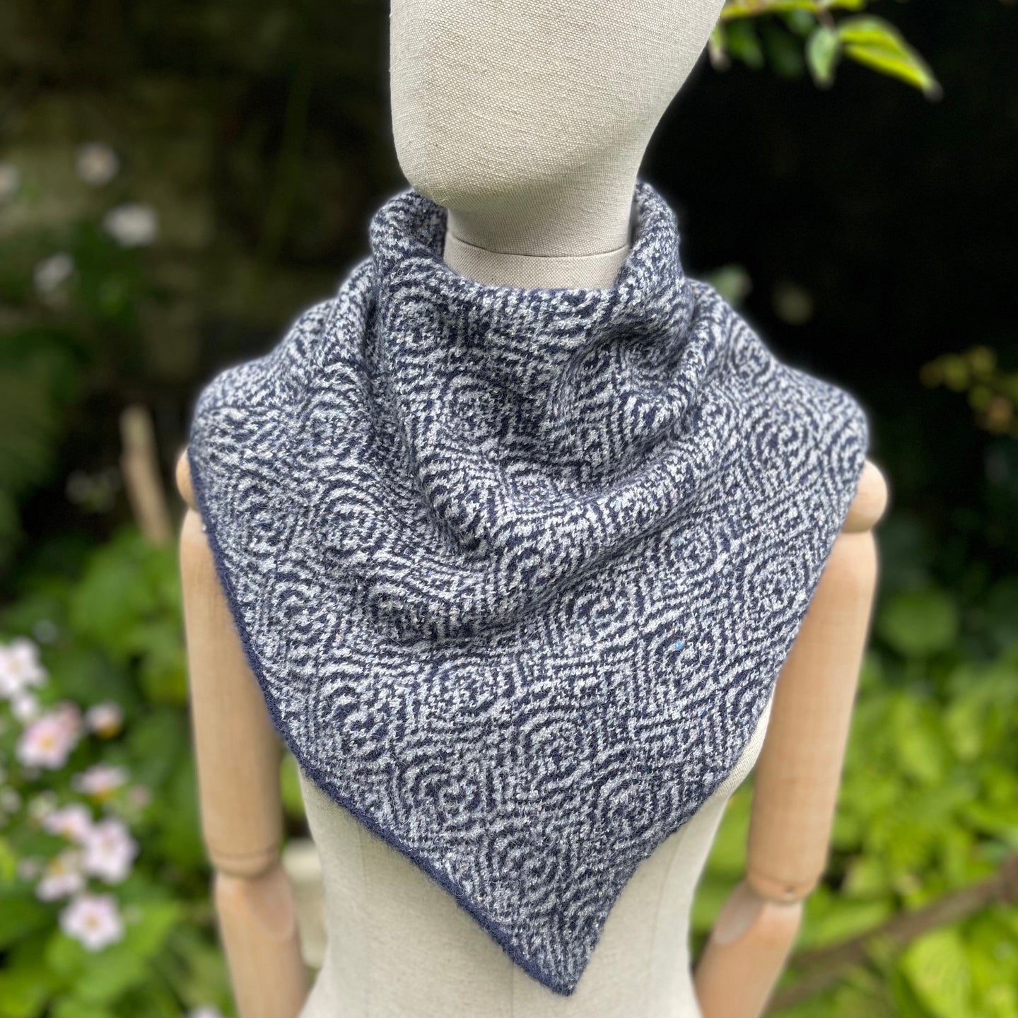 Triangular snood - 6
